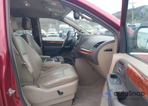 2013 Chrysler Town & Country Touring-L z USA, uszkodzony, nr VIN 2C4RC1CG6DR733999